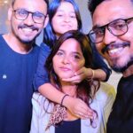 aazhiya sj Instagram - Twin boyzz 🤝💛 always a joy meeting you both 🥳 Continue to inspire others with your positive vibes 🌟 . . #Aazhiya #Rowdybaby #Jayshree #ArunAravind #Twins