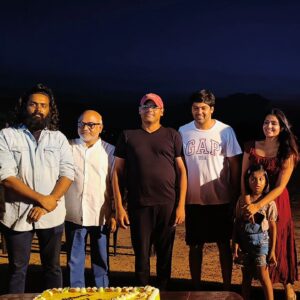 aazhiya sj Instagram - Some very Beautiful Memories to cherish for  LifeTime from the sets Of TheVillage ❤️
.
 BTS 
.
.
Thankyou so much my Dir @milind_rau uncle for believing  me , being our captain Cool and introducing  Anthra to me 💝
.
Thankyou producer @bsradhakrishnan uncle fr accepting me as MAYA in #Village and being so thoughtful in all your words and educating me on various topics 💝 @thespcinema
.
@aryaoffl  Aryaaaaa uncle , you be the cutest ❤️ Thankyou so much for all the love given 
Your timely jokes and very friendly manner made everyone very comfortable on the sets 💝
.
Thankyou @pillaidivya  for being a kind and a great friend to me all the time , much love to you 💝
.
A big thankyou to All the actors
@actoraathma
@teddygokul_
 @actormuthukumar , @aadukalamnaren , @theabishekkumar , @highonkokken ,@pooja_ramachandran , @arjunchidambaram , @thalaivasalvijay , @georgemaryan_official , @actoraathma @official_ashwinkkumar 

The whole Direction team , our Dop @vijayansivakumar and Team n everyone  Thankyou so much