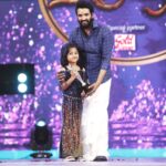aazhiya sj Instagram - I am beyond humbled and honoured for this very first award of mine ❤️❤️ Thankyou each and everyone who were being a pillar of support behind this ❤️ Spl thanks to @santa_santhanam sir for the appreciations and love ❤️❤️ . Always grateful to Idhayathai thirudadhe and @colorstvtamil @haardikasheety mam and dir RK sir . . #firstAward #manymoretocome #colorstamil #chuttidhevadhai #childactor #idhayathaithirudathe