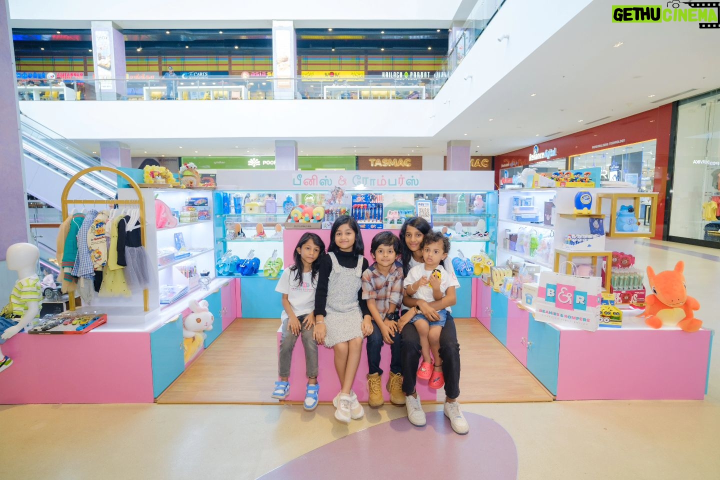 aazhiya sj Instagram - Happened to visit @beaniesandrompers located at @vr_chennai_ VR Mall at second floor near MAX showroom last week , Oh My God, the kids collections are super cute , user friendly and with amazing quality I happened to see various types of water bottles in unbelievable shapes only there๐ They also have the most possible items that kids use in day to day life . Dear mom's, I would definitely recommend you all to go visit this place so that you don't miss out on these cute products ๐ The products are unique as they are imported from the United States . . . Definitely my go to place hence forth ๐๐ . . To mention about the Family who own this , They really gave jus a very warm welcome and a great hospitality, you ppl are now like a Fam to us as well โค๏ธโ๐ฉนโค๏ธโ๐ฉน #beaniesandrompers #aazhiya #influencer #rowdybaby #kidsproduct #vrmall #cutebottles #kidsproduct #cutekidsproduct