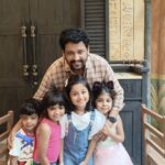 aazhiya sj Instagram – Moment freezed wen Actor vidharth’s Family kutties recognised aazhiya and mentioned  that they love Rowdybaby so muchhhh ❤️
.
#rowdybaby #actorvidharth 
#proudproudproud #aazhiya #universalstudio 
.