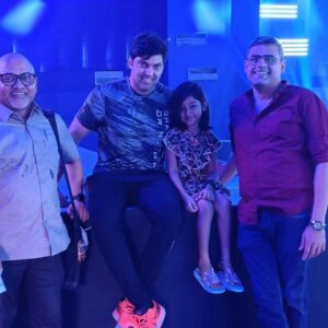 aazhiya sj Instagram - Some very Beautiful Memories to cherish for  LifeTime from the sets Of TheVillage ❤️
.
 BTS 
.
.
Thankyou so much my Dir @milind_rau uncle for believing  me , being our captain Cool and introducing  Anthra to me 💝
.
Thankyou producer @bsradhakrishnan uncle fr accepting me as MAYA in #Village and being so thoughtful in all your words and educating me on various topics 💝 @thespcinema
.
@aryaoffl  Aryaaaaa uncle , you be the cutest ❤️ Thankyou so much for all the love given 
Your timely jokes and very friendly manner made everyone very comfortable on the sets 💝
.
Thankyou @pillaidivya  for being a kind and a great friend to me all the time , much love to you 💝
.
A big thankyou to All the actors
@actoraathma
@teddygokul_
 @actormuthukumar , @aadukalamnaren , @theabishekkumar , @highonkokken ,@pooja_ramachandran , @arjunchidambaram , @thalaivasalvijay , @georgemaryan_official , @actoraathma @official_ashwinkkumar 

The whole Direction team , our Dop @vijayansivakumar and Team n everyone  Thankyou so much