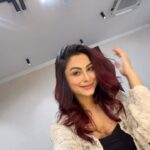 alismita goswami Instagram - Red head Era begins again ♥️ Fresh vibes @stayneu #hair #salonday #hairtransformation #haircolor #redhair #facial #skincare #reelitfeelit #reels #trending