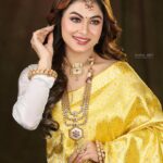 alismita goswami Instagram - 💛 Makeover @mousumi_makeup_artist Photography @kamaldeyphotography Wearing @momis_wardrobe Jewellery @jewelshine_by_momis_wardrobe