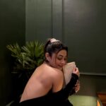 alismita goswami Instagram - Treat me like God handed me to you personally 👸