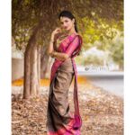 dharshini sudhakar Instagram - திரித்த நுரையினிடை நின்முகங் கண்டேன்💛✨ Make up, saree draping, hairstyling by @devikabridalmakeovers 📸 : @right_bros_photography