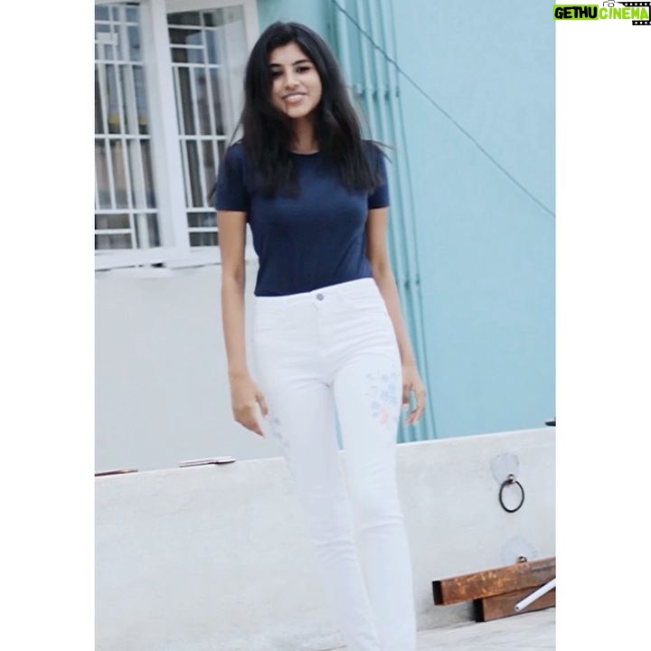 dharshini sudhakar Instagram - Because @_.abinayasankar._ suggested me to post ❤️🙈😂 VC : @prince.photo.graphy