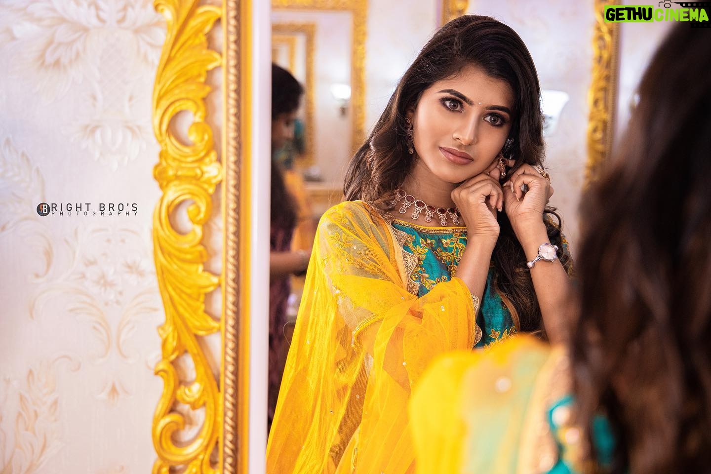 dharshini sudhakar Instagram - ✨ MUA : @geethusmakeover Costume : @elakkiya_subs 📸 : @right_bros_photography Jewelry : @thecrown_rentals