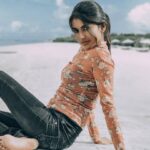 dharshini sudhakar Instagram - To more love and vibes ✨💛! #throwback 📸 : @heartburglar