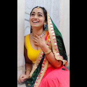 indhu Instagram - I've always wanted to dress up like Radha or Krishna for Janmashtami. Never got the opportunity to. Did a few dances as Radha. ..but now ,I'm happy. He he. 😊 

Happy Krishna Janmashtami 🙏🌼😊🦚

#radha #janmashtami #indiangirl #smile