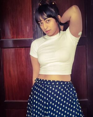 indhu Instagram - The shadows follow the light 
As sure as Sunshine follows Rain. 

It's not just happy or sad. There are sooo many grey coloured feelings in between that equally contribute to who and what you are. 

Cheers to being Grey too. Not just Blue , White Red or any other colour. 

🩶😺