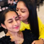 kruttika ravindra Instagram - Loveeeeee u krutttuuuu ammaa ♥️🥺 Meeting after 15 days...... Feels like a year....... @kruttikaa__official