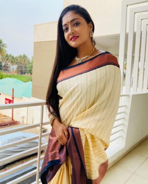 kruttika ravindra Instagram - Saree Love ♥️
•
•
#kruttikaravindra #actress #india #love #instagood #instagram #photooftheday #picoftheday #likeforlikes #saree #traditional #life #lifestyle #serial