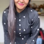 kruttika ravindra Instagram - Dinavellaa.. ♥️😊 • • • #kruttikaravindra #india #love #instagood #reels #instagram #reelsinstagram #reelitfeelit #viral #trending #beautiful #kannadareels #kannada #song #kannadathi #life #dance #video #vintage #kannadamusically #kannadatrolls #instalike #photo #picoftheday #reelkarofeelkaro