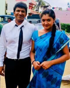 kruttika ravindra Instagram - Happy Birthday Paramaathma ♥️ ನಿಮ್ ಹುಟ್ಟಿದ್ ಹಬ್ಬದ್ ದಿನಾನೇ ನಾನ್ ಹುಟ್ಟಿದೀನಿ ಅನ್ನೋದು ನನ್ನ ಹೆಮ್ಮೆ ♥️ Your fan Forever ♥️ • • #appu #birthday #kruttikaravindra #kannada #karnataka #kannadathi #love #instagood #instagram #instadaily #picoftheday #life