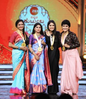 kruttika ravindra Instagram - Zee Kutumba Nomination Event 😇
•
•
#kruttikaravindra #actress #kannada #karnataka #zeekannada #india #love #instagram #instalike #likeforlikes #lifestyle #life #trending #livelovelaugh