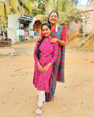 kruttika ravindra Instagram - ♥️♥️
•
•
#kruttikaravindra #actress #ankithajayarama #love #friends #instagood #instagram #love #likeforlikes #follow #post #kannada #kannadathi #life #lifestyle #instadaily #picoftheday