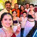 kruttika ravindra Instagram - Fam ♥️ • • #kruttikaravindra #actress #india #instagram #instagood #instadaily #photography #zeekannada #bhoomigebandabhagavantha #serial #life #love #friends #photooftheday