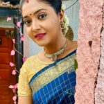 kruttika ravindra Instagram - ಅಮ್ಮನ ಸೀರೆ ಉಡೋದು ಅಂದ್ರೇನೇ ಖುಷಿ ♥️ Jewellery: @gaanafashion • • #kruttikaravindra #actress #india #instagram #kannada #kannadathi #kannadasongs #kannadamusically #love #jewelry #traditional #ethnic #livelovelaugh #instalike #picoftheday