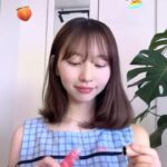 mako Instagram - 直したアホ毛がどんどん復活していく動画…🧚‍♂️ ではありません🙂‍↕️ 前回GIVENCHYの展示会にてコスメを試させて頂いてから 感動が止まらなかったんですが 今回GIVENCHY BEACH CLUB というテーマのアイテム頂いたので うきうきしながらメイクしてみました どれも素敵だったんですけど個人的に気に入ったのは プリズムリーブル！ブルーの色味で頬の赤み気になる所にのせたら 透明感でるしみずみずしいテクスチャーで厚塗り感もない！ あとは色が可愛すぎてどうにかなりそうだった ローズパーフェクト 304☺️こんなん可愛いにきまっとる☺️ 一気に血色感でるヘルシーなコーラルレッド。💄 太陽の下でも透明感はじけさせてくれる顔面が作れます GIVENCHY…𝑻𝒉𝒂𝒏𝒌 𝒚𝒐𝒖♥ @givenchybeauty #ジバンシイビューティー #pr
