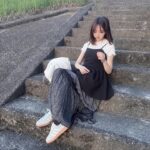 mako Instagram - 暑かったね今日は…でもやっとブルムンの SSを着れる気温になってきたから嬉しいです! adidasの靴、本当はサンバ狙ってたんだけどスペツィアルのこの色味にときめいてしまって今日届いた瞬間にすぐおろした🪡☀︎空の色とリンクした瞬間
