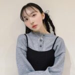 mako Instagram - 🎀 キャミセットアップは中にニット合わせてもかわいいです！ ヘアメイクは @moeaito もえちゃん🪡 メイクいつもと違くて新鮮～な感じ～ そしてなんとこれ1000個目の投稿… 🫸