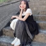 mako Instagram - 暑かったね今日は…でもやっとブルムンの SSを着れる気温になってきたから嬉しいです! adidasの靴、本当はサンバ狙ってたんだけどスペツィアルのこの色味にときめいてしまって今日届いた瞬間にすぐおろした🪡☀︎空の色とリンクした瞬間