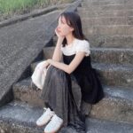 mako Instagram - 暑かったね今日は…でもやっとブルムンの SSを着れる気温になってきたから嬉しいです! adidasの靴、本当はサンバ狙ってたんだけどスペツィアルのこの色味にときめいてしまって今日届いた瞬間にすぐおろした🪡☀︎空の色とリンクした瞬間
