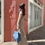 mako Instagram - ブルムン新作item 🌕24 SS collection🪡 item / 003 point mellow onepiece brown・blue バイカラーのラインを効かせたチェックワンピースを作りました！ バストのリボンは可愛いだけではなく 二の腕で結ぶ事で華奢見え効果🪄︎︎ バックはシャーリングになっているので苦しさもなく 少しゆとりがあるバストのサイズ感との対比で かなりスタイルアップできる1枚になりました。 夏にきてほしいとっておきのワンピースです👒