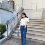 mako Instagram - ブルムン新作item 🌕24 SS collection🪡 item / 002 tweed setup white・Blue カーブした襟がポイントになってる コンパクトなサイジングのツイードセットアップを作りました！ 個人的にデニムとの合わせをしたかったので どんなボトムスにも合わせやすいサイズ感に🪽 カジュアルなアイテムとの相性もよいです︎ どちらのカラーにも微光沢糸を織り込んでいるので 華やかさと品のある雰囲気に~ 少し大きめのパールボタンは クラシカルさも演出してくれます🪡 #BLUEMOONNIGHT #ブルームーンナイト #ブルムン