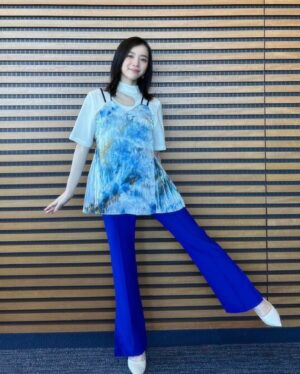milet Instagram - ZIP! みなさんの大切な朝の中にいられて幸せでした。いろんな朝があると思いますが、少しでも笑顔になってもらえたらとおもっていました。水卜アナをはじめ、みなさんの優しさに感動しっぱなしでした。
そして…来週は歌唱でお邪魔します🍃
アニメ「葬送のフリーレン」EDの「Anytime Anywhere」を歌わせていただきます。
嬉しすぎる「ただいま」です♡
よろしくお願いします。

…ドラゴンスローチャレンジ、やった！🐲

#ZIP #フリーレン #milet 
#milet_AnytimeAnywhere 🍃
