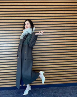 milet Instagram - 「#ZIP! 」1月の金曜パーソナリティの初回を終えました。
水卜アナをはじめ、みなさん本当にあたたかくて、3時間の生放送は楽しくてあっという間でした。勉強になることだらけです。
ドラゴンスローチャレンジも成功したよ🐲
来週の金曜日もよろしくお願いします。

(フリーレン巻き🧣きづいた？)
#milet