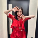 milet Instagram - 『MAN WITH A MISSION World Tour 2023 ~WOLVES ON PARADE~』 ラスト2日間に呼んでいただき「絆ノ奇跡」「コイコガレ」がやっとライヴで完成しました🐺👩🏻♡ 強くて無敵なbrothers、めちゃくちゃかっこよかったです。一緒に吠えられて私も無敵の生命体になれたきもちです。 優しいニンゲンドモのみなさんもありがとうございました！ ツアー完走、おつかれさまでした🚀 Photo by @imdaisukesakai #MWAM_WORLDTOUR #MWAM #milet #MWAM_milet