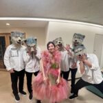 milet Instagram - #NHK紅白 「コイコガレ」「絆ノ奇跡」 ご覧いただきありがとうございました！ 『テレビアニメ「鬼滅の刃」刀鍛冶の里編』のみんなと一緒に舞台に立てて本当に幸せです。大好きだ。感謝でいっぱいです。 蜜璃ちゃんと心の中で手を繋いだ🫶 MAN WITH A MISSIONさんと、最高に楽しかった！ #milet #MWAM #紅白歌合戦