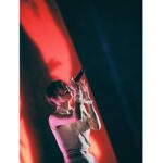 milet Instagram - GREEN LIGHTS初日@ 大阪城ホール 言葉も歌も、伝えることって難しいけど、でもGREEN LIGHTSと向き合っている私に、まっすぐ向き合うみんながいてくれて嬉しかった。みんなが光って綺麗で、泣きそうになった。来てくれておおきにだよ。 忘れられない気持ちになった。 そばにいてくれて、本当にありがとう。 大阪、明日もよろしくね。 めちゃめちゃ飛ばそうっと！ #milet #milet_GREENLIGHTS 🟢