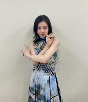 milet Instagram - 今日は紅白リハでした！
どきどきしますが、「コイコガレ」も「絆ノ奇跡」もMAN WITH A MISSIONさんや『テレビアニメ「鬼滅の刃」刀鍛冶の里編』のみんなと一緒だから心強いです。
大晦日の紅白歌合戦まであと2日。
たのしもう。

一人ｶﾞｳｶﾞｳ🐺

#NHK紅白 #milet #MANWITHAMISSION #MWAM_milet