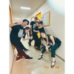 milet Instagram - #milet_5AM TOUR@広島 私の心がすごくオープンで、みんなのあたたかさをダイレクトに受け入れられて、そしたら、なんだか泣けちゃいました。自分でもびっくり…。ややホームなだけある。 受け入れてくれてありがとう。心の友よ。 揚げもみじ饅頭ゲットできるかな🍁 明日は岡山〜🍑 #milet