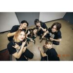 milet Instagram - #milet_5AM TOUR🪩 東京 ホーム最高だった！ やっぱ地元はつよいな。へへ テンポが速い曲のみんなのノリ方がTHE TOKYOってかんじだった〜。笑 大好きな場所でみんなと一つになれたすごくすごく良い夜だった。幸せだよ。 私の心を開いてくれてありがとう、マイホーム🗼 もう、愛してる！ いえーーい❤️‍🔥 #milet Photo by 入日伸介(1枚目、3枚目)