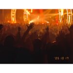 milet Instagram - #milet_5AM TOUR🪩 東京 ホーム最高だった！ やっぱ地元はつよいな。へへ テンポが速い曲のみんなのノリ方がTHE TOKYOってかんじだった〜。笑 大好きな場所でみんなと一つになれたすごくすごく良い夜だった。幸せだよ。 私の心を開いてくれてありがとう、マイホーム🗼 もう、愛してる！ いえーーい❤️‍🔥 #milet Photo by 入日伸介(1枚目、3枚目)