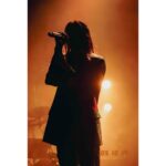 milet Instagram - #milet_5AM TOUR🪩 東京 ホーム最高だった！ やっぱ地元はつよいな。へへ テンポが速い曲のみんなのノリ方がTHE TOKYOってかんじだった〜。笑 大好きな場所でみんなと一つになれたすごくすごく良い夜だった。幸せだよ。 私の心を開いてくれてありがとう、マイホーム🗼 もう、愛してる！ いえーーい❤️‍🔥 #milet Photo by 入日伸介(1枚目、3枚目)