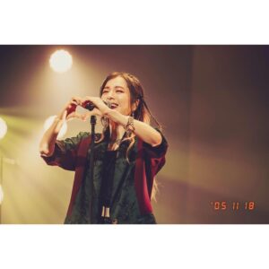 milet Instagram - #milet_5AM TOUR@東京
やっぱりホーム東京最高だ！と思わざるを得ません！ありがとう！
5AMツアーはmiletの夜明けだよ。
みんなの声と私の声だけになった瞬間、もう幸せすぎて昇天でした😇
みんな、最高にいい顔してたなあ…。

ついに11/23はツアーファイナル。
北海道、祭りするぞ🩵まっててね。
#milet