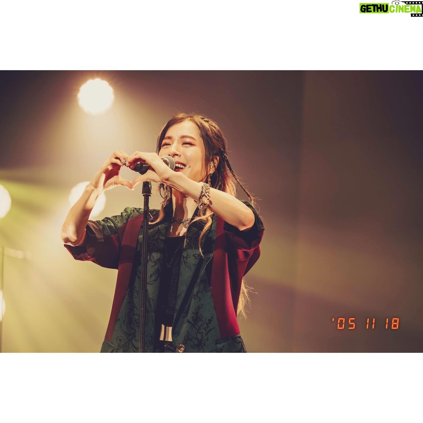 milet - 51.2K Likes - #milet_5AM TOUR@東京
やっぱりホーム東京最高だ!と思わざるを得ません!ありがとう!
5AMツアーはmiletの夜明けだよ。
みんなの声と私の声だけになった瞬間、もう幸せすぎて昇天でした😇
みんな、最高にいい顔してたなあ…。
ついに11/23はツアーファイナル。
北海道、祭りするぞ🩵まっててね。
#milet
