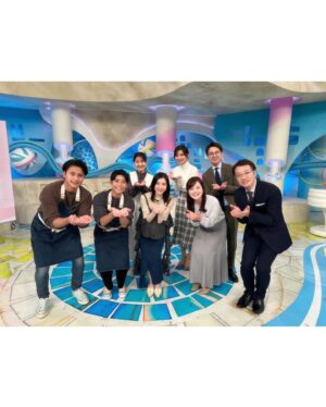 milet Instagram - 「#ZIP! 」1月の金曜パーソナリティの初回を終えました。
水卜アナをはじめ、みなさん本当にあたたかくて、3時間の生放送は楽しくてあっという間でした。勉強になることだらけです。
ドラゴンスローチャレンジも成功したよ🐲
来週の金曜日もよろしくお願いします。

(フリーレン巻き🧣きづいた？)
#milet