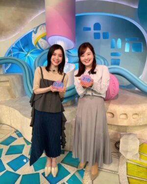 milet Instagram - 「#ZIP! 」1月の金曜パーソナリティの初回を終えました。
水卜アナをはじめ、みなさん本当にあたたかくて、3時間の生放送は楽しくてあっという間でした。勉強になることだらけです。
ドラゴンスローチャレンジも成功したよ🐲
来週の金曜日もよろしくお願いします。

(フリーレン巻き🧣きづいた？)
#milet