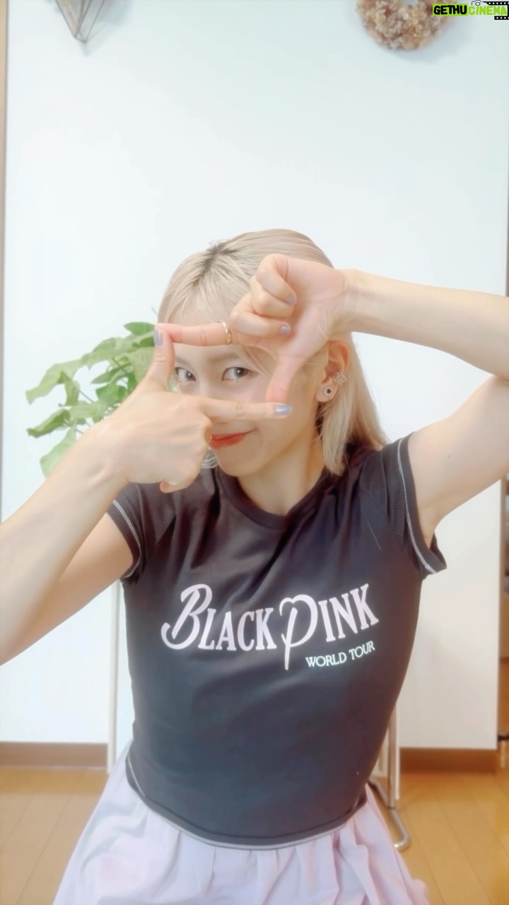 miwa - 4K Likes - 妹の友達が振付考えてくれた😳✨
(NG何回も出して、なんとか辿り着いたのは内緒🤫←え、だれに。)
(誕生会を開いてくれて、BLACKPINKのTシャツくれた💖)
みんなも踊ってみてね〜🤭🖤🩷
#BUZZダンス
#BUZZ
#踊ってみた
#miwa
#miwa7th
