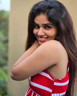 neerasethudas Instagram - Unni's clicks 😊🥰

#sister #sistergoals #neerasethudas #neerajasdas #neeraja #actresshot #southindianactress #indian #kerala #movie #television #samsungs24ultra #clicks