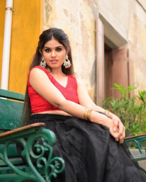 neerasethudas Instagram - മട്ടാഞ്ചേരി തെരുവിൽ ഒരു ദിവസം🥰😊

Captured by @vinu_photogrphy 
Makeup 💄@charuthachandrasekhar_makeover 🥰🙌

#neerajasdas #neerasethudas #southindianactress #malayalamfilmactress #televisionactress #emcee #webseries #acting #artsandentertainment