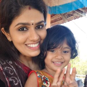 neerasethudas Instagram - Azhaki with her daughter 🥰

Coming soon♥️
@navcj1 @sanjusivram @dhyansreenivasan @faisal_ali_dop @kalabhavan_shajohn
@ronydavidraj
@prasanthpalex@aneeshgopalz@prasanthkeyvee

#neerajasdas #neerasethudas #malayalamactress #southindianactress #naveenjohn #dhyansreenivasan #sanjusivaram #kasaragod #artsandentertainment