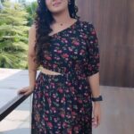 preetha reddy Instagram - Neela nilave🩶🤍 My attitude is a reflection of my awesomeness... #reelsinstagram#trending #neelanilave#adshoot #loveyourself#westernstyle#trending #halfsaree #lovesongs #music #vijaytelevisionserials #vijaytv #suntvserial #iniya #preethareddy #shootgapfun #tamilcinema@suntv
