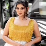 preetha reddy Instagram - Thanku for giving this beautiful look😍 @_chitras_makeup_artist_28 Click- @dk_photography28 #sunawards @suntv #sunawards #suntvserial #vijaytelevisionserials #vijaytv #suntvserial #iniya #preethareddy #lovesongs#westernstyle #moderndesign #tamilcinema #music #kaatrukuenaveli@suntv